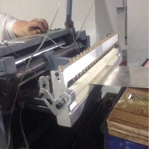 板材润滑冲床双面自动给油机