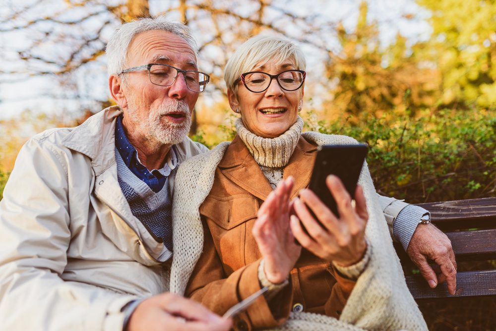 老年人使用智能设备